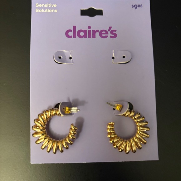 NWT Claires Gold Tone Spiral‎ 1-inch Hoop Earrings Sensitive Solutions - Picture 1 of 2